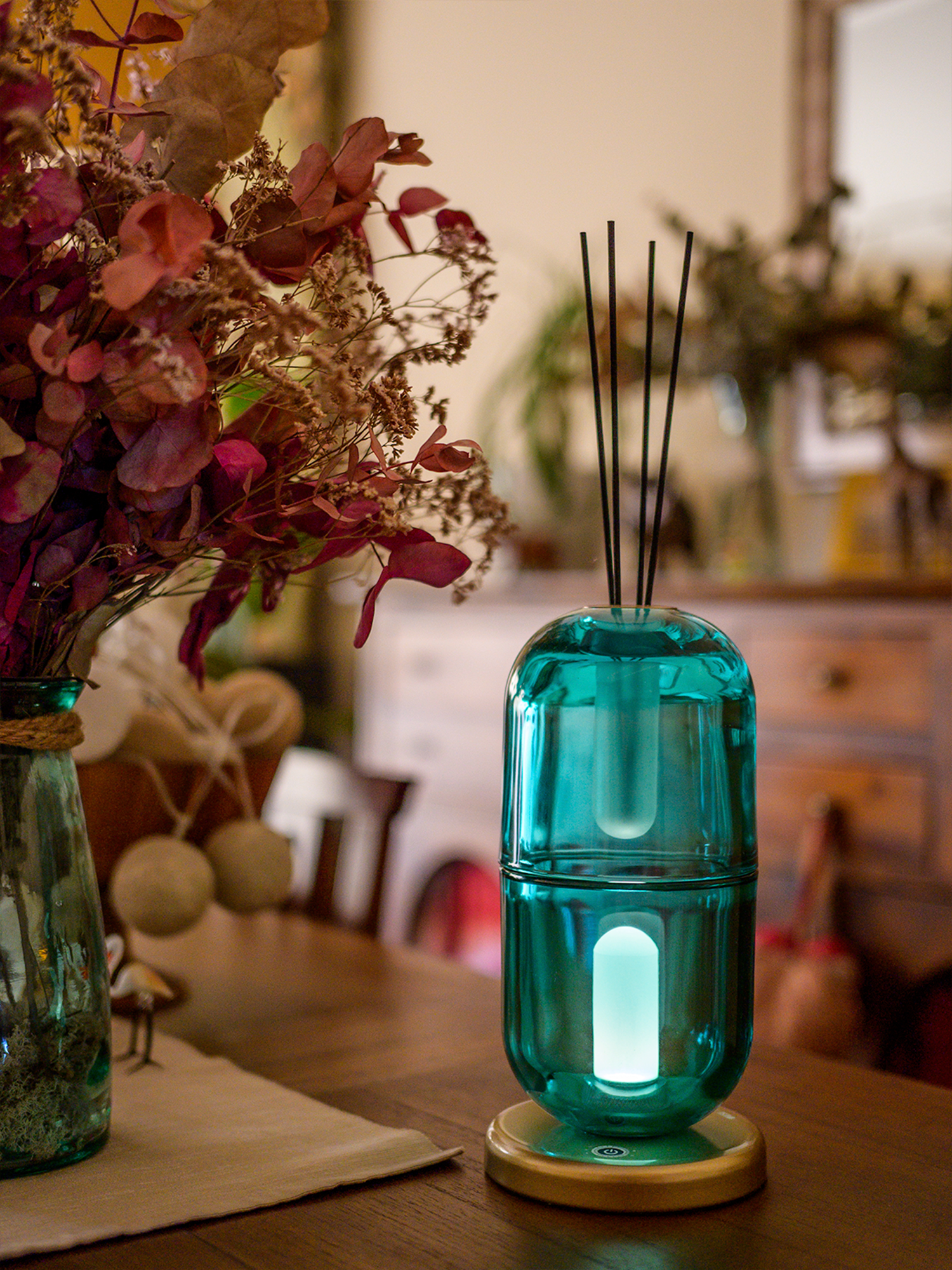 Cartouche table lamp