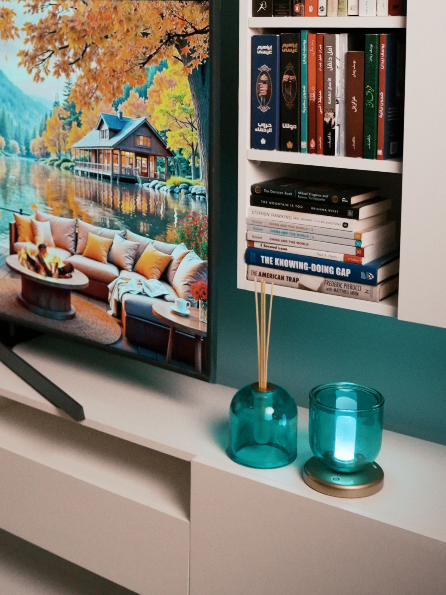 Cartouche table lamp
