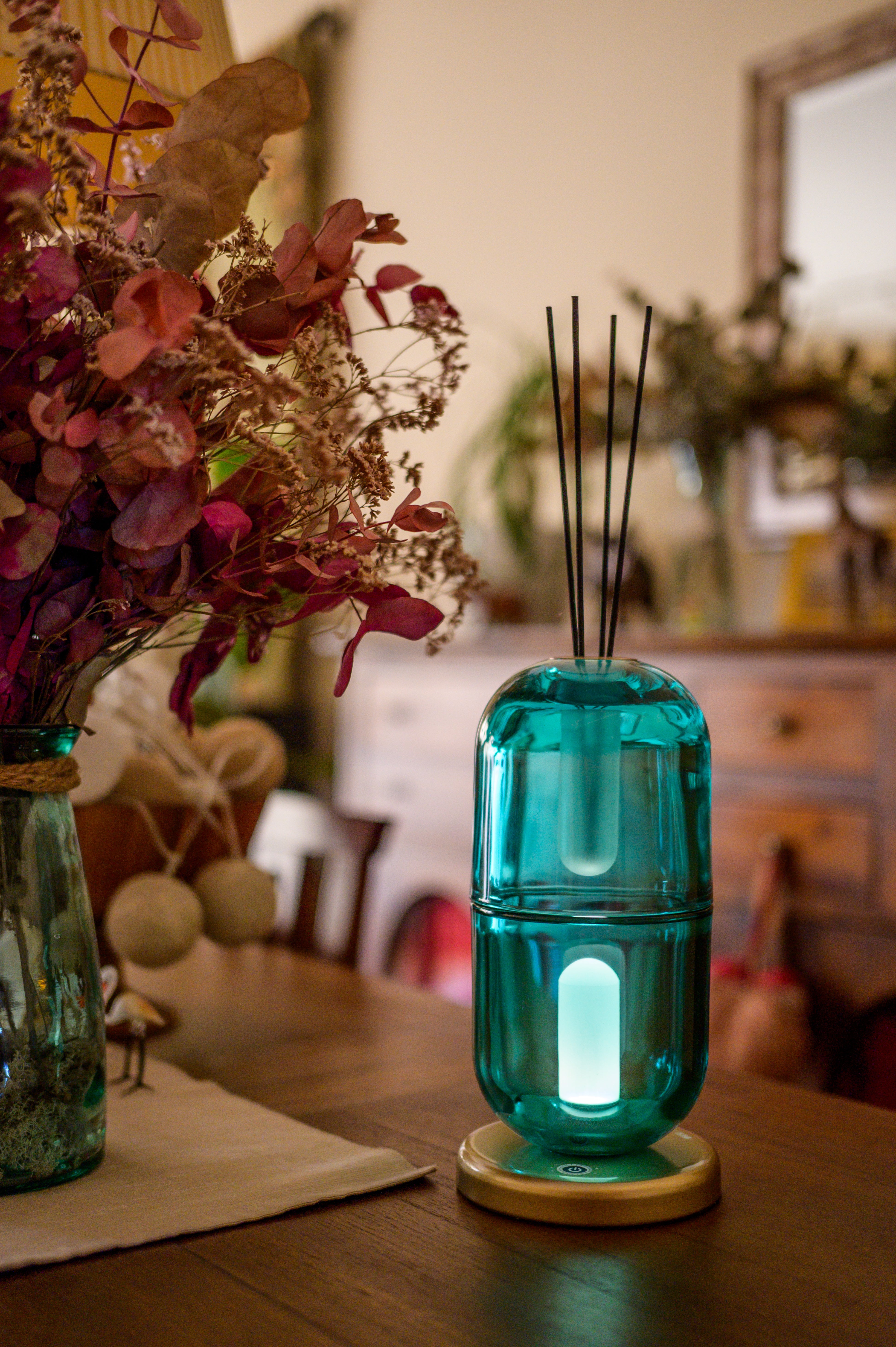 Cartouche tablet lamp